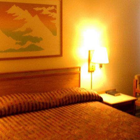 Colorado River Value Inn Bullhead City Bagian luar foto