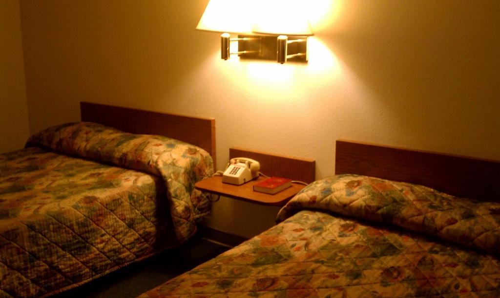 Colorado River Value Inn Bullhead City Ruang foto